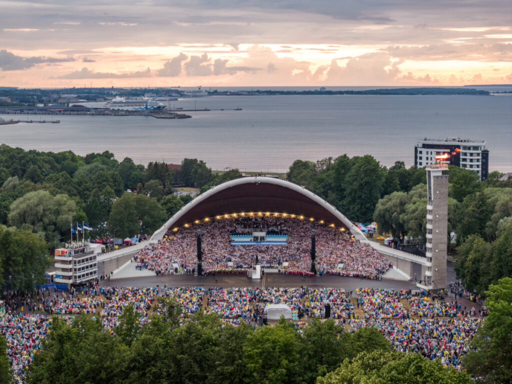 Estonian performance stadium full of people.